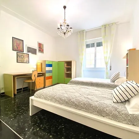 Casaviva- Ampio Appartamento Nei Vicoli Di Genova Buitenkant foto